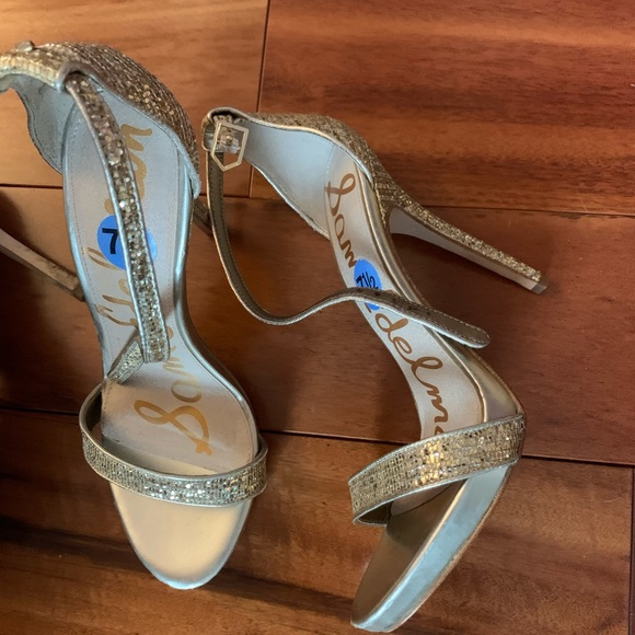 Lot of Shoes! - Picture 2 of 8